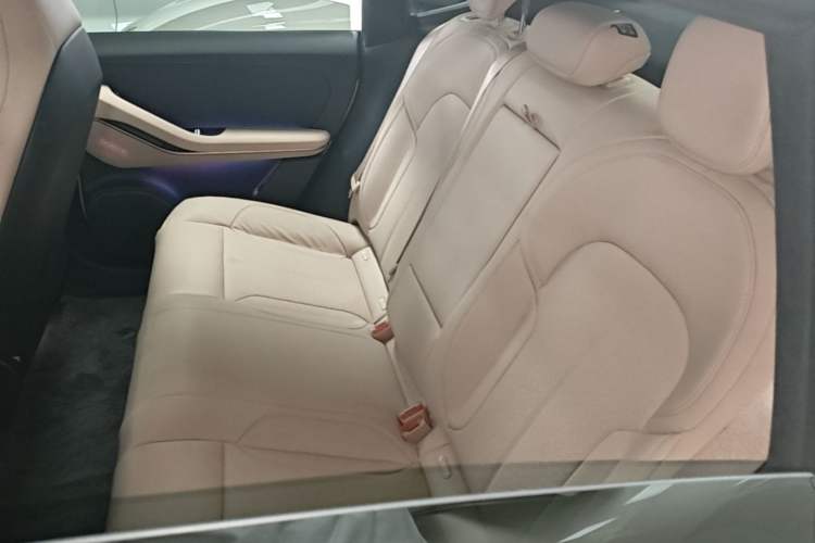 Used Nio ET5 2022 75 kWh Left Rear Seat