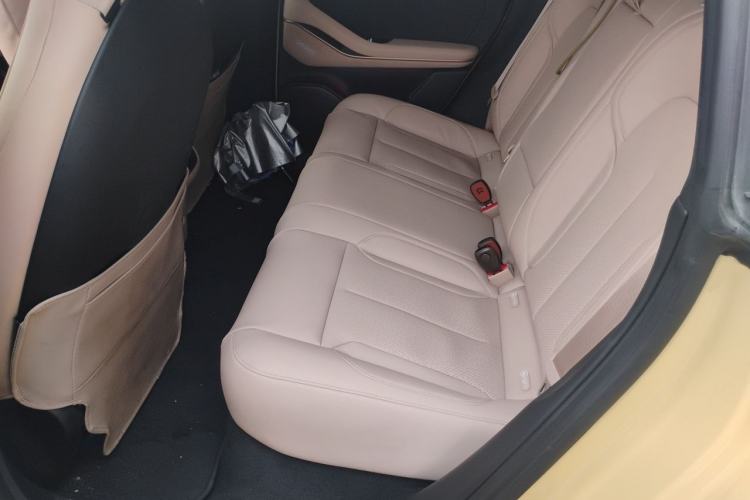 Used Nio ET5 2022 75 kWh Left Rear Seat