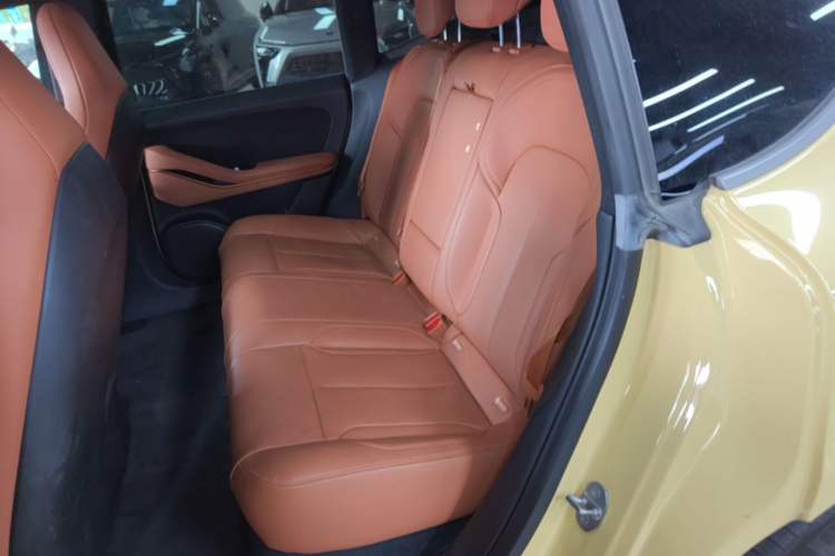 Used Nio ET5 2022 100 kWh Left Rear Seat
