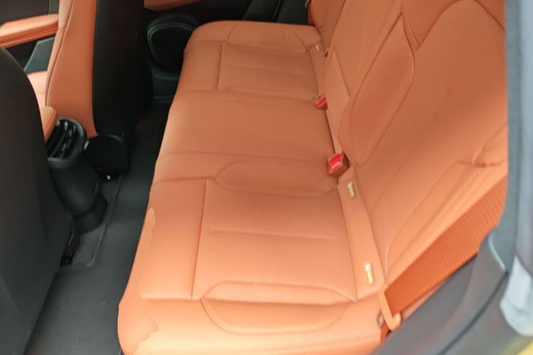 Used Nio ET5 2022 75 kWh Left Rear Seat