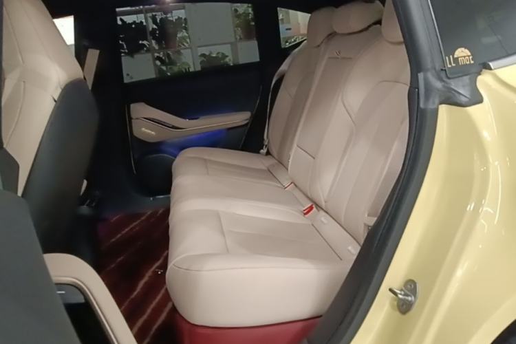 Used Nio ET5 2022 75 kWh Left Rear Seat