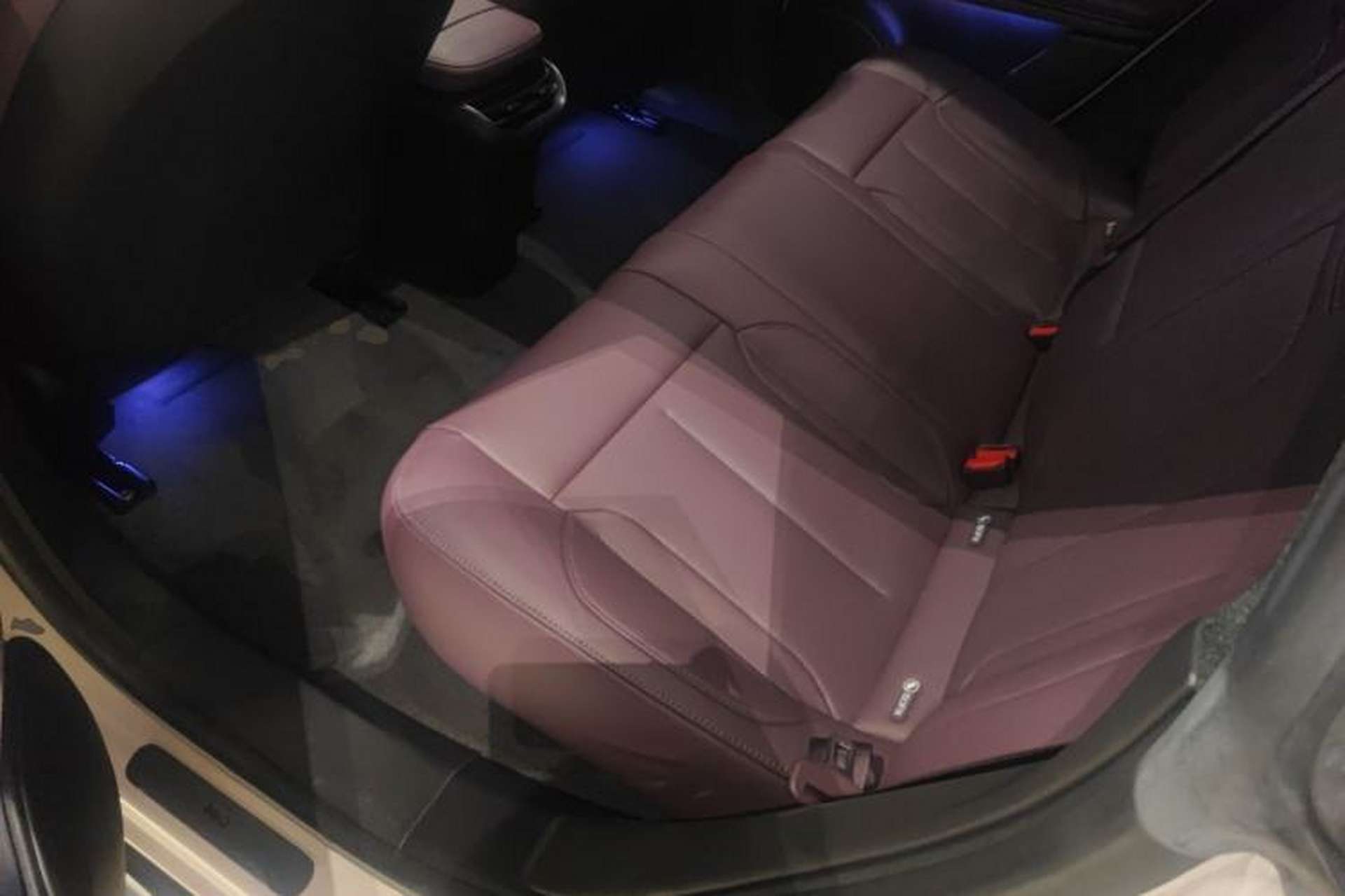 Used Nio ET5 2022 75 kWh Left Rear Seat