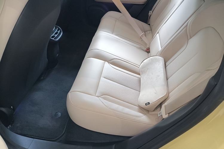 Used Nio ET5 2022 75 kWh Left Rear Seat