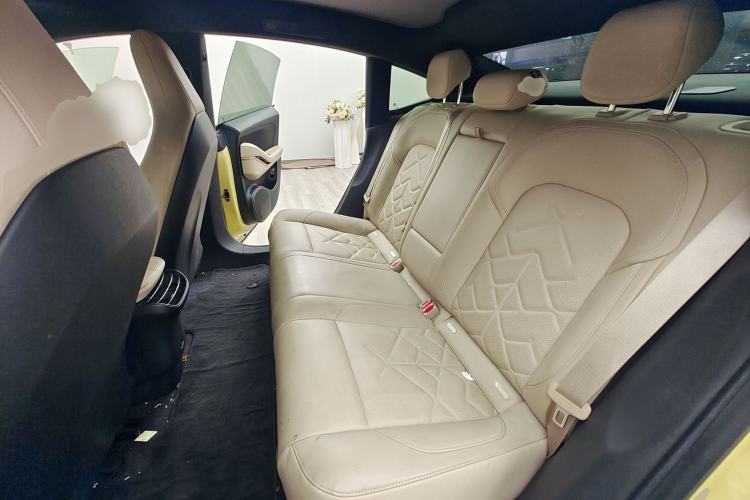 Used Nio ET5 2022 75 kWh Left Rear Seat