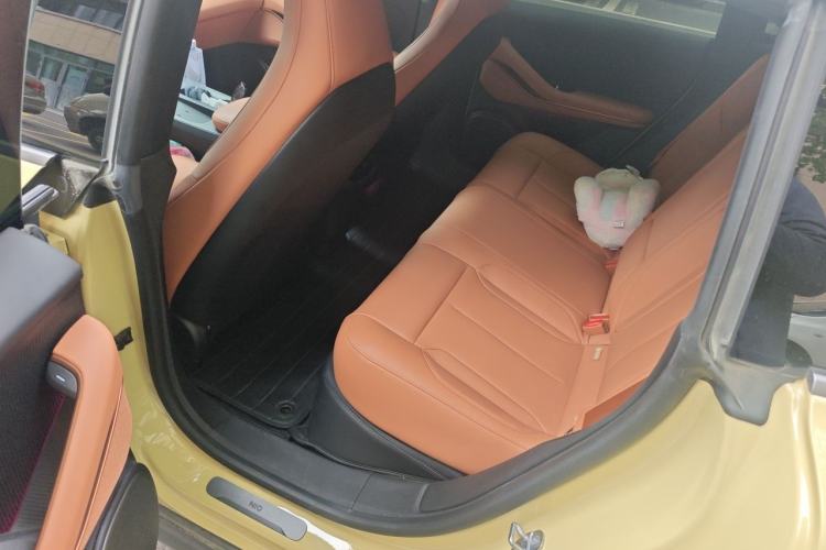 Used Nio ET5 2022 75 kWh Left Rear Seat