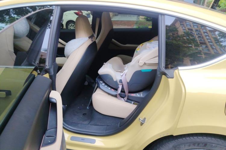 Used Nio ET5 2022 75 kWh Left Rear Seat