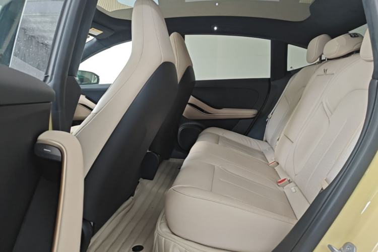 Used Nio ET5 2022 75 kWh Left Rear Seat