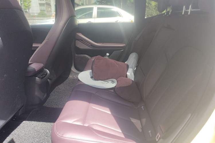 Used Nio ET5 2022 75 kWh Left Rear Seat