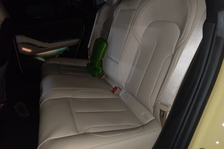 Used Nio ET5 2022 75 kWh Left Rear Seat
