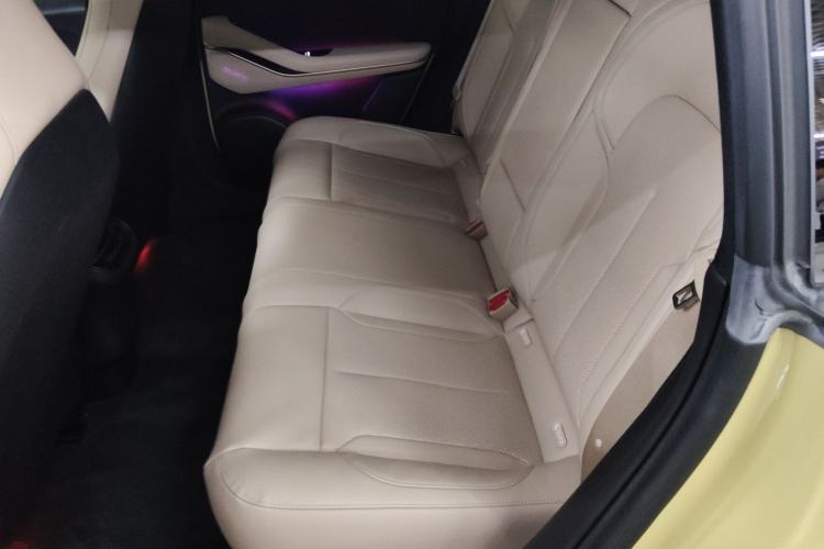 Used Nio ET5 2022 75 kWh Left Rear Seat