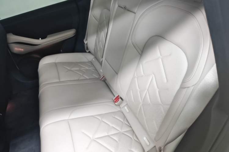 Used Nio ET5 2022 75 kWh Left Rear Seat