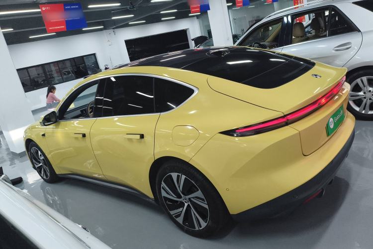 Used Nio ET5 2022 75 kWh Left Side