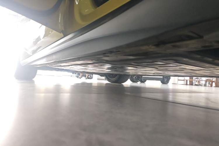 Used Nio ET5 2022 75 kWh Left Side Sill