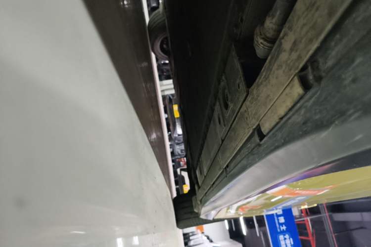 Used Nio ET5 2022 75 kWh Left Side Sill