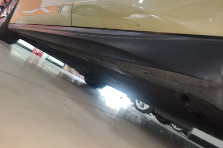 Used Nio ET5 2022 75 kWh Left Side Sill