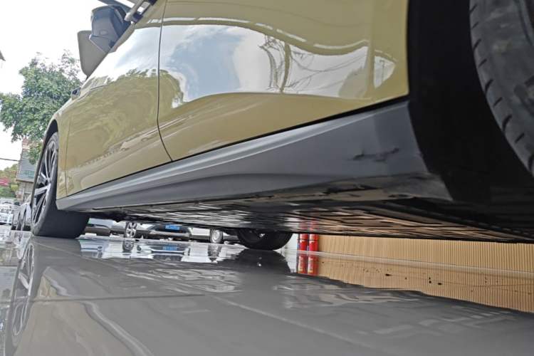 Used Nio ET5 2022 75 kWh Left Side Sill