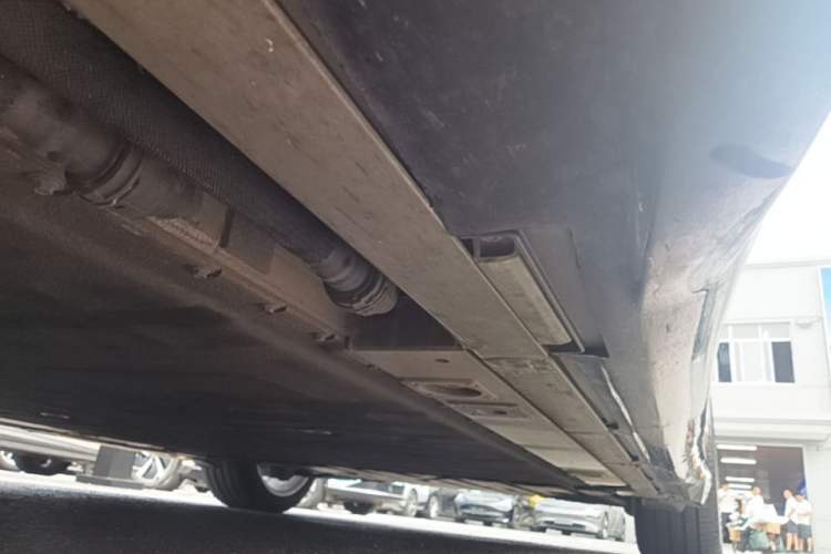 Used Nio ET5 2022 75 kWh Left Side Sill