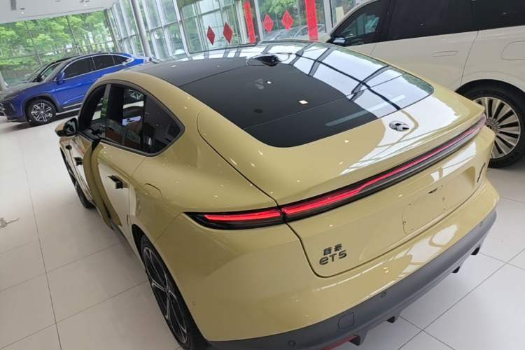 Used Nio ET5 2022 75 kWh Rear Left 45 Deg