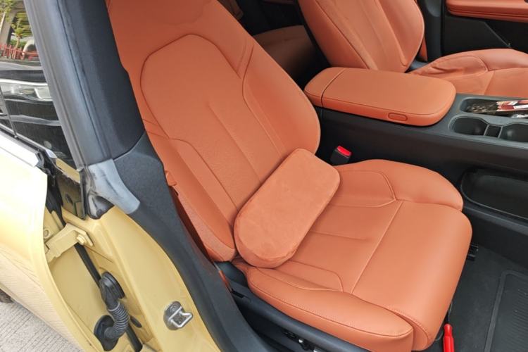 Used Nio ET5 2022 75 kWh Right Front Seat