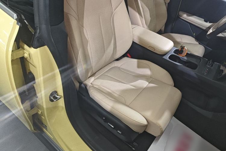 Used Nio ET5 2022 75 kWh Right Front Seat