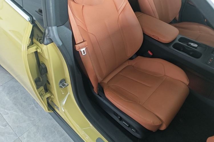 Used Nio ET5 2022 75 kWh Right Front Seat