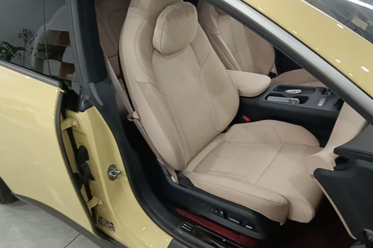 Used Nio ET5 2022 75 kWh Right Front Seat