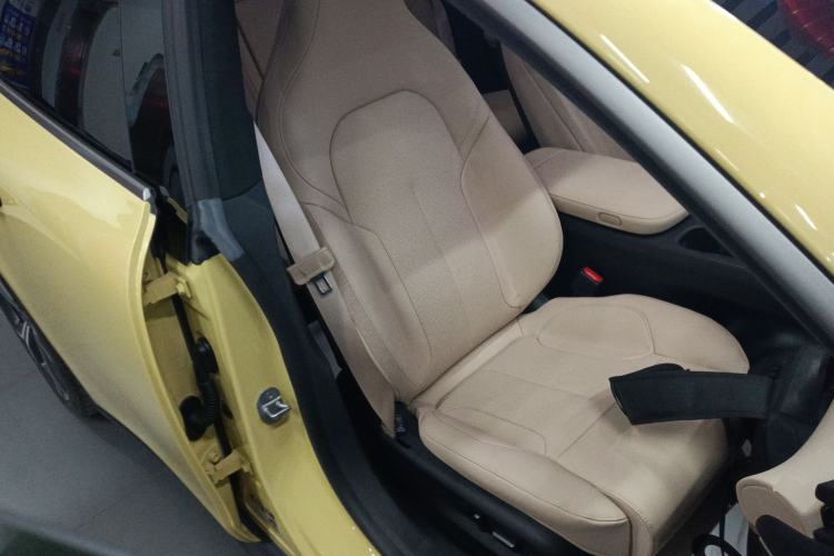 Used Nio ET5 2022 75 kWh Right Front Seat