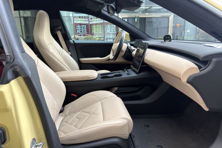 Used Nio ET5 2022 100 kWh Right Front Seat
