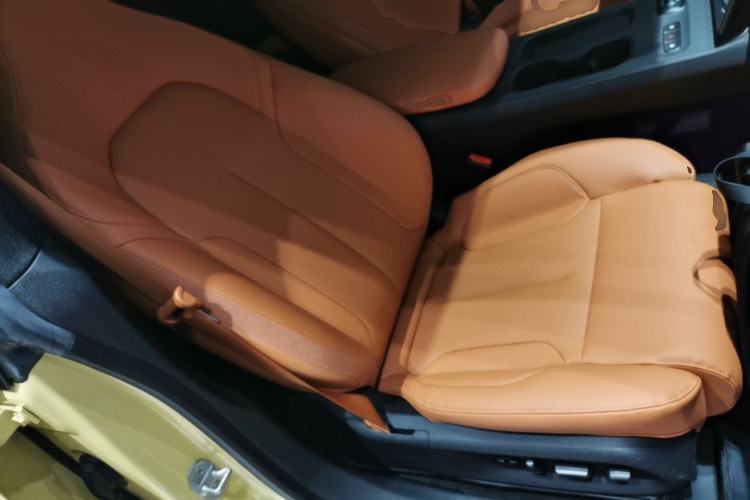Used Nio ET5 2022 75 kWh Right Front Seat