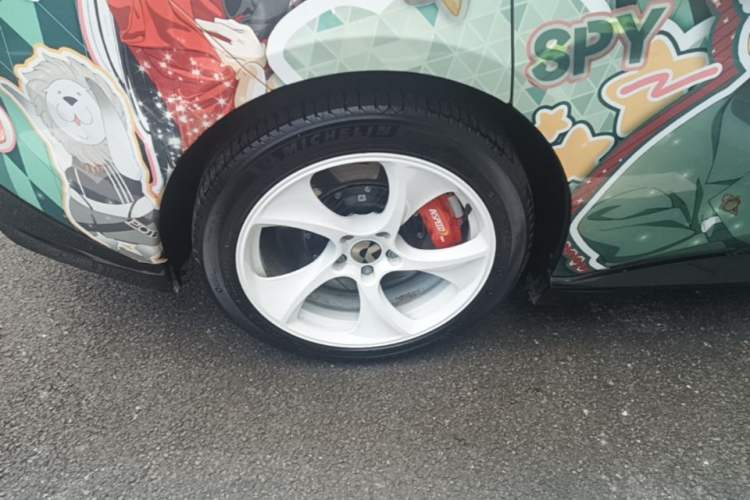 Used Nio ET5 2022 75 kWh Right Rear Wheel Hub