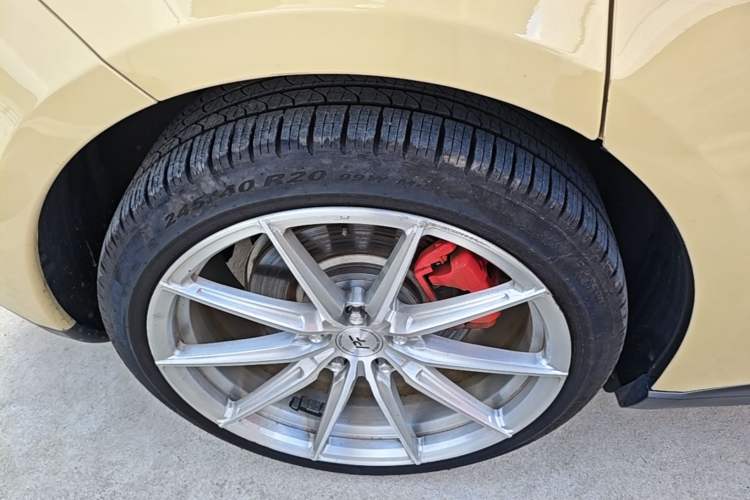 Used Nio ET5 2022 100 kWh Right Rear Wheel Hub