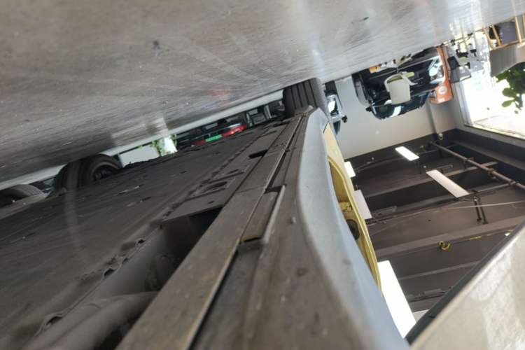 Used Nio ET5 2022 100 kWh Right Side Sill