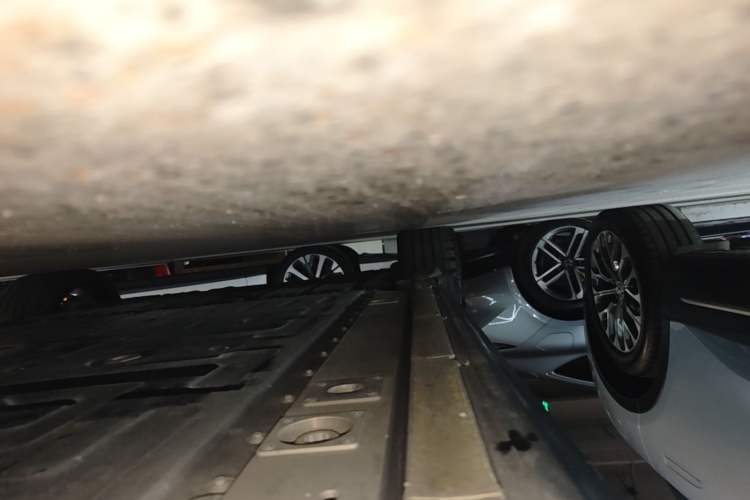 Used Nio ET5 2022 75 kWh Right Side Sill