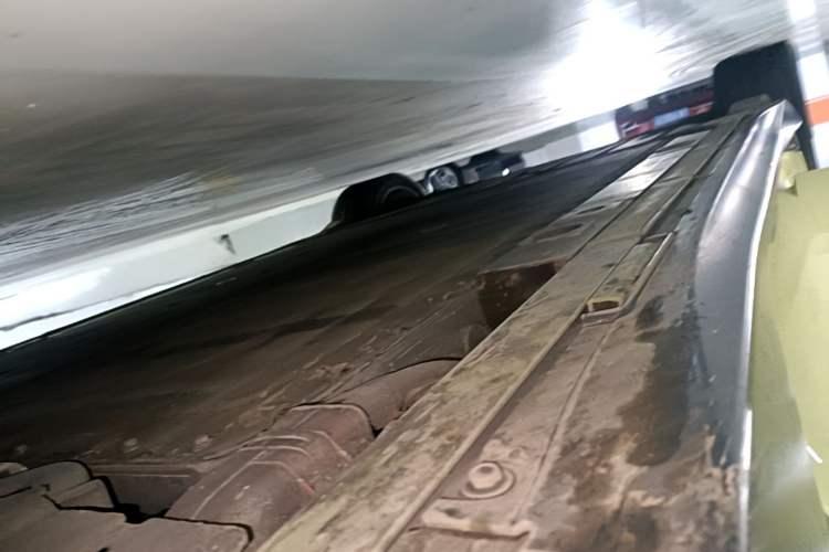 Used Nio ET5 2022 75 kWh Right Side Sill