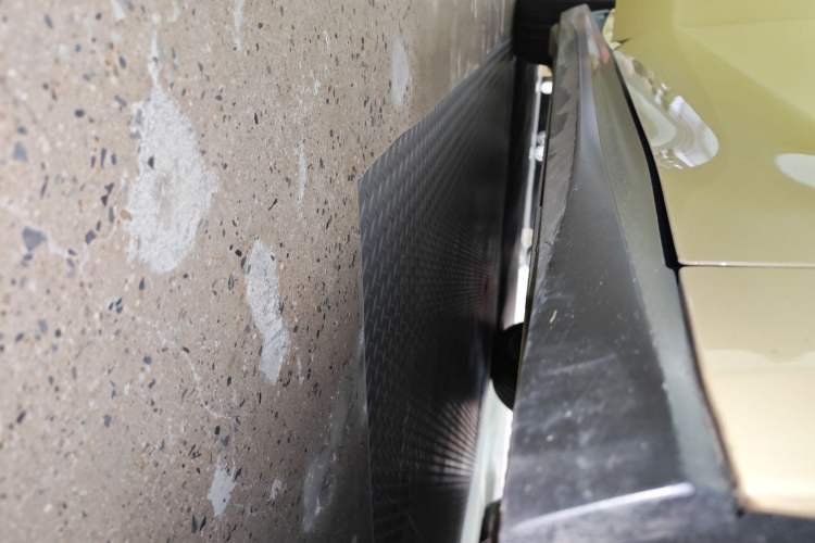 Used Nio ET5 2022 75 kWh Right Side Sill