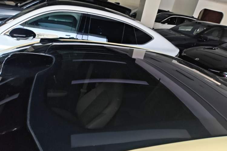 Used Nio ET5 2022 75 kWh Roof
