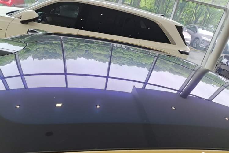 Used Nio ET5 2022 75 kWh Roof