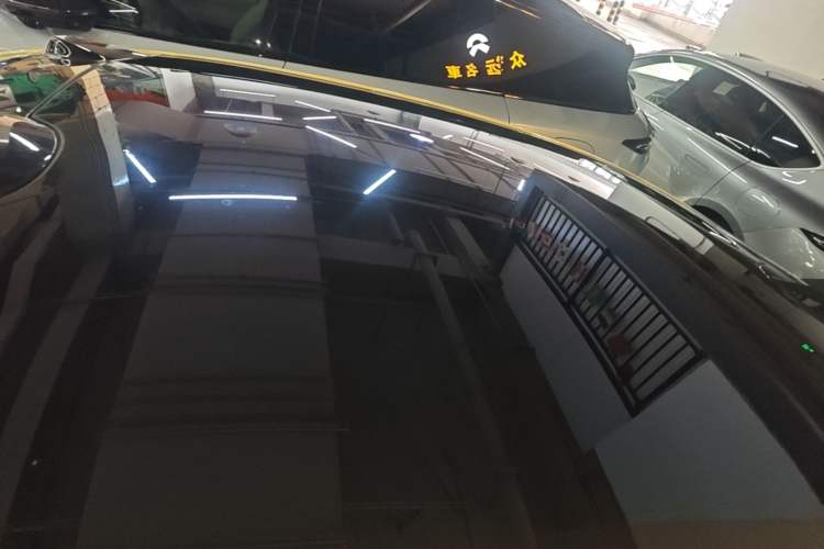 Used Nio ET5 2022 75 kWh Roof
