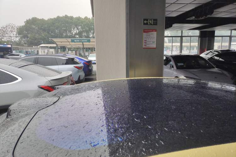 Used Nio ET5 2022 75 kWh Roof