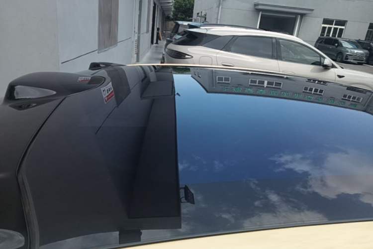 Used Nio ET5 2022 75 kWh Roof