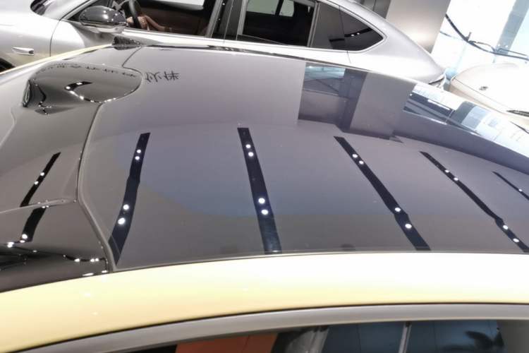 Used Nio ET5 2022 75 kWh Roof