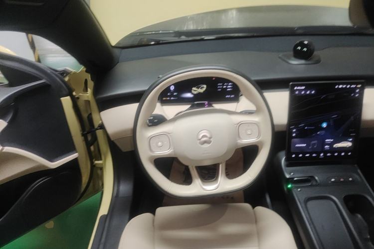 Used Nio ET5 2022 75 kWh Steering Wheel