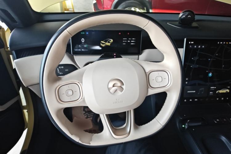 Used Nio ET5 2022 75 kWh Steering Wheel