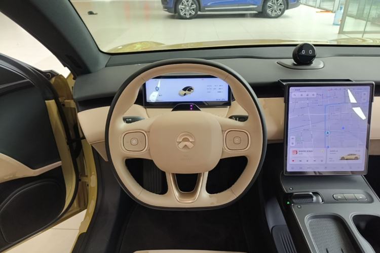 Used Nio ET5 2022 75 kWh Steering Wheel