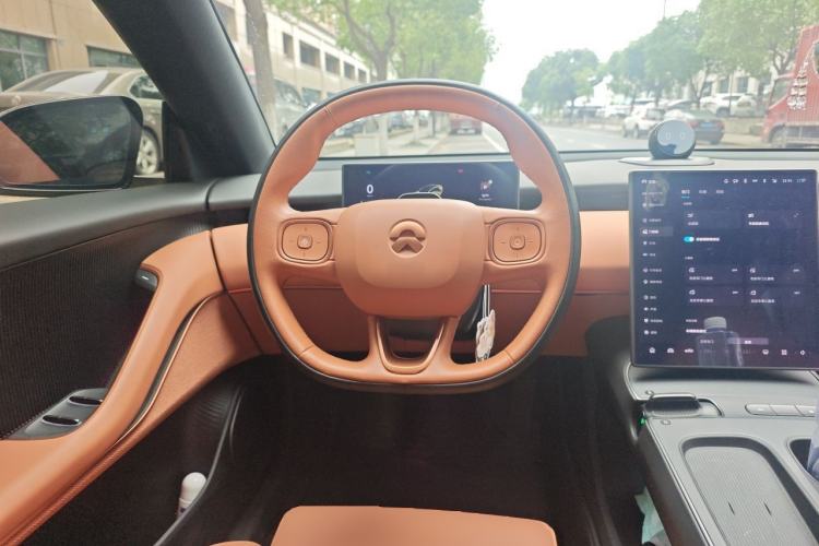 Used Nio ET5 2022 75 kWh Steering Wheel