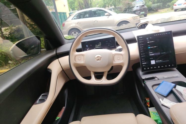 Used Nio ET5 2022 75 kWh Steering Wheel