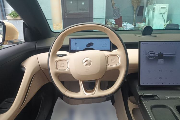 Used Nio ET5 2022 75 kWh Steering Wheel