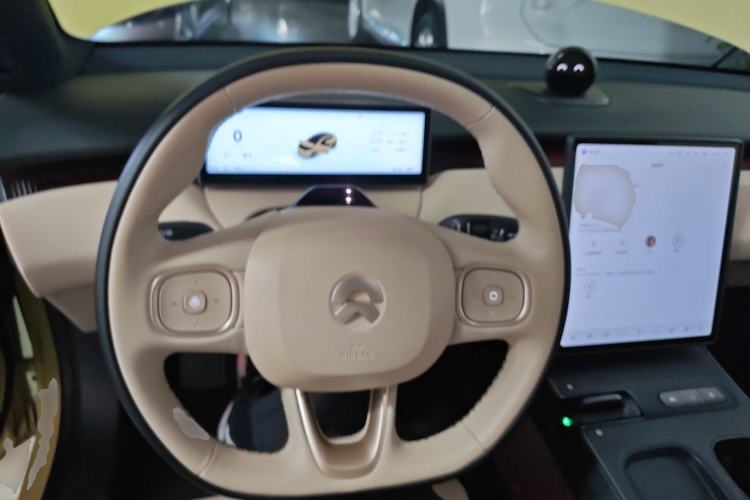 Used Nio ET5 2022 75 kWh Steering Wheel