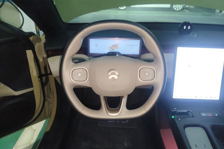 Used Nio ET5 2022 75 kWh Steering Wheel