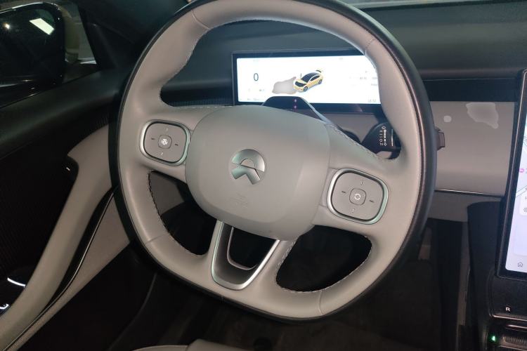 Used Nio ET5 2022 75 kWh Steering Wheel